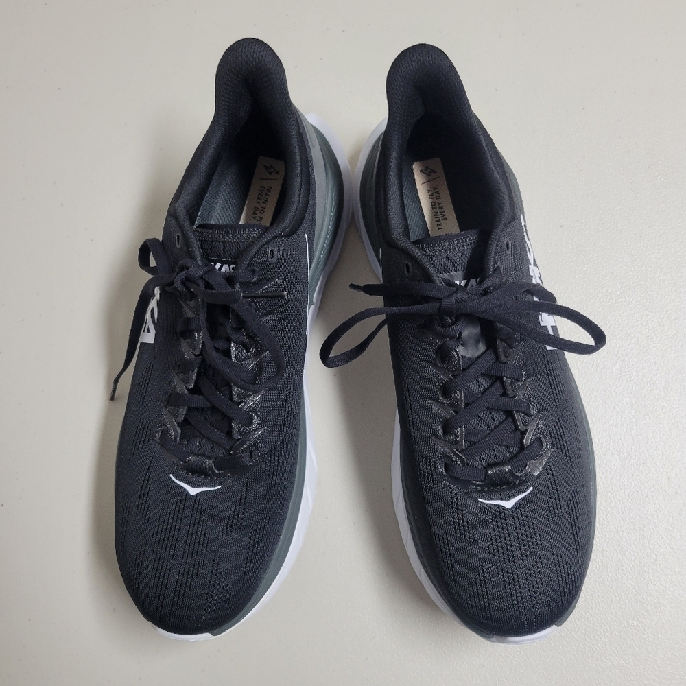 Hoka One One Mach 4 Men's Size 9.5D.